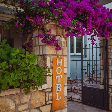 Rondos Hotel Химар Екстериор снимка