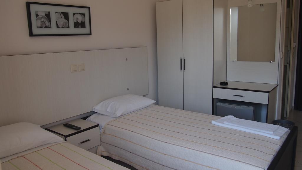 Rondos Hotel Химар Екстериор снимка