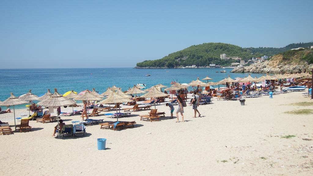 Rondos Hotel Химар Екстериор снимка