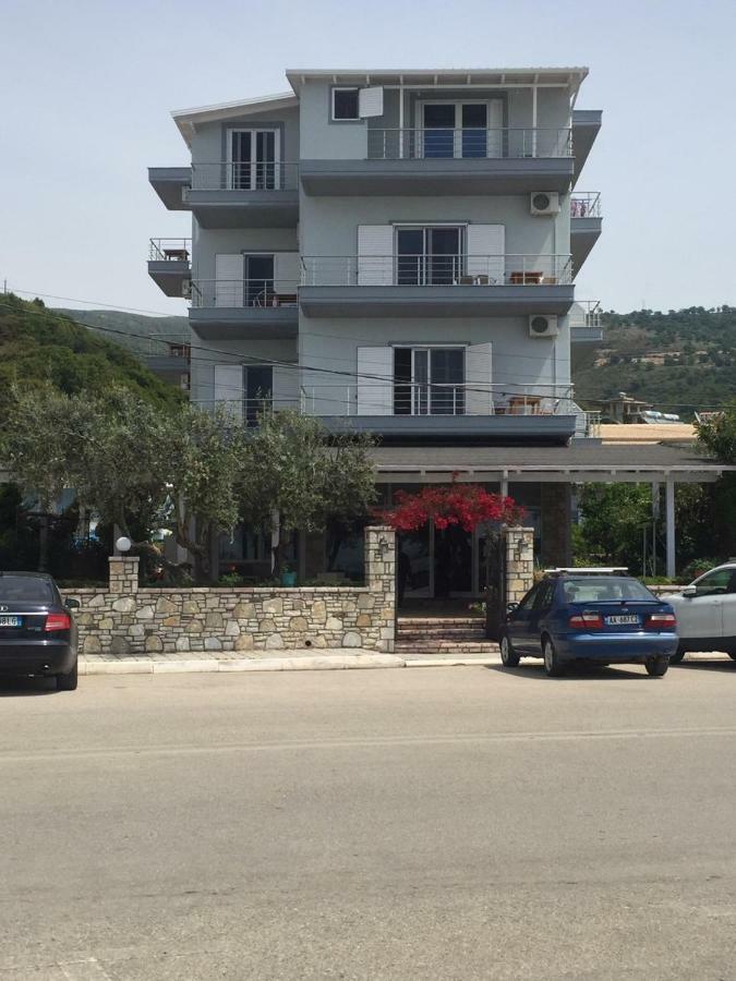 Rondos Hotel Химар Екстериор снимка