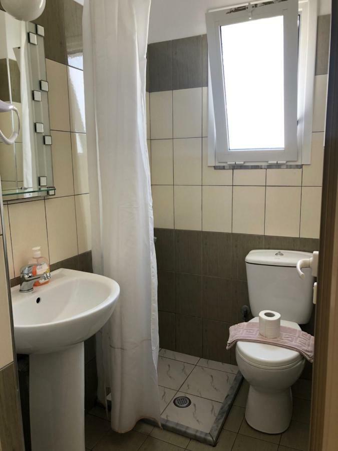 Rondos Hotel Химар Екстериор снимка